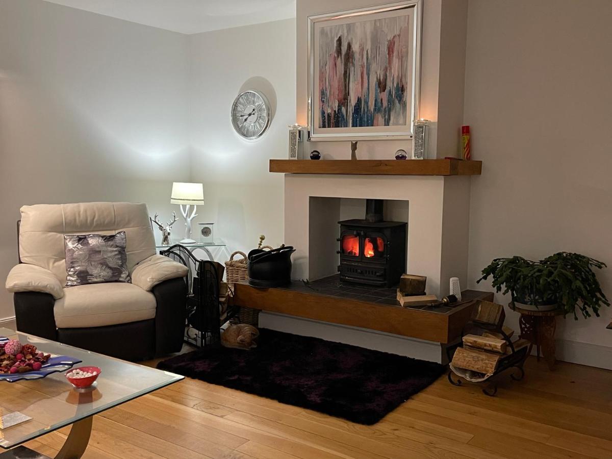 Lindas Retreats Self Catering Accommodation 1 Bedroom Cottage Or 3 Bedroom House Томинтул Екстериор снимка