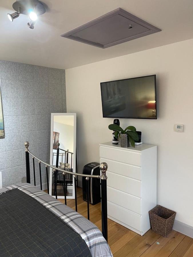 Lindas Retreats Self Catering Accommodation 1 Bedroom Cottage Or 3 Bedroom House Томинтул Екстериор снимка