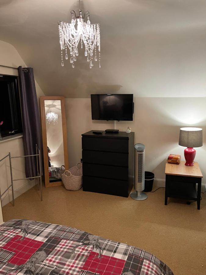Lindas Retreats Self Catering Accommodation 1 Bedroom Cottage Or 3 Bedroom House Томинтул Екстериор снимка