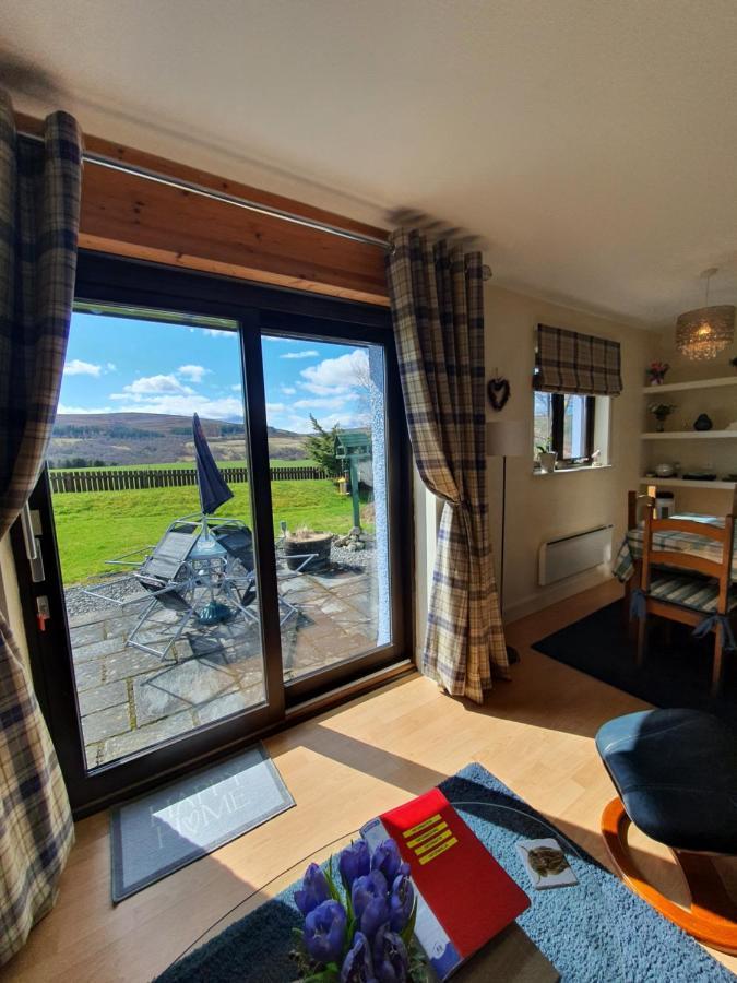 Lindas Retreats Self Catering Accommodation 1 Bedroom Cottage Or 3 Bedroom House Томинтул Екстериор снимка