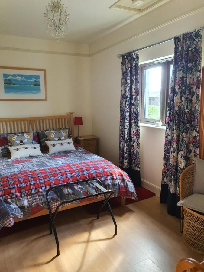Lindas Retreats Self Catering Accommodation 1 Bedroom Cottage Or 3 Bedroom House Томинтул Екстериор снимка