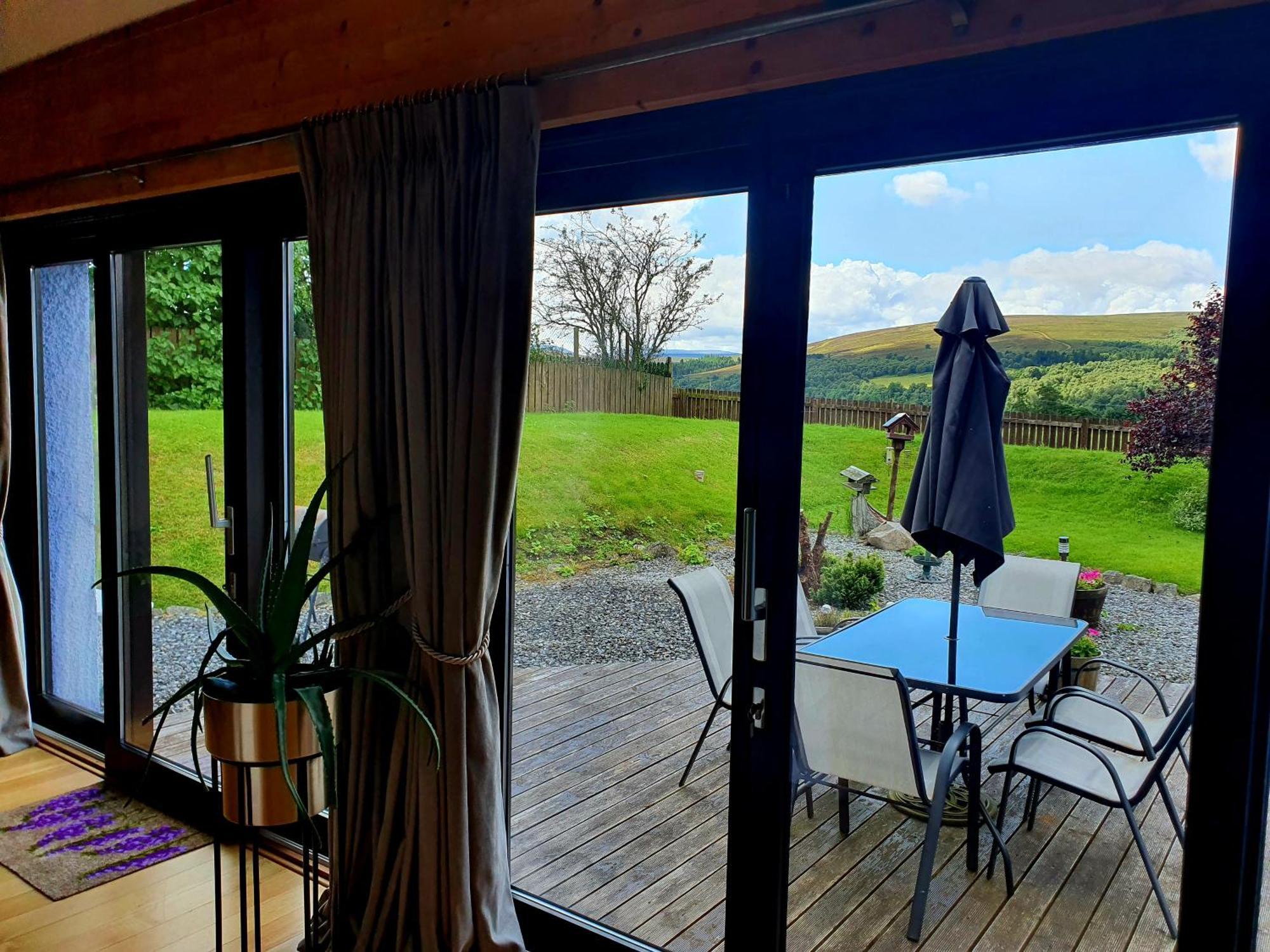 Lindas Retreats Self Catering Accommodation 1 Bedroom Cottage Or 3 Bedroom House Томинтул Екстериор снимка