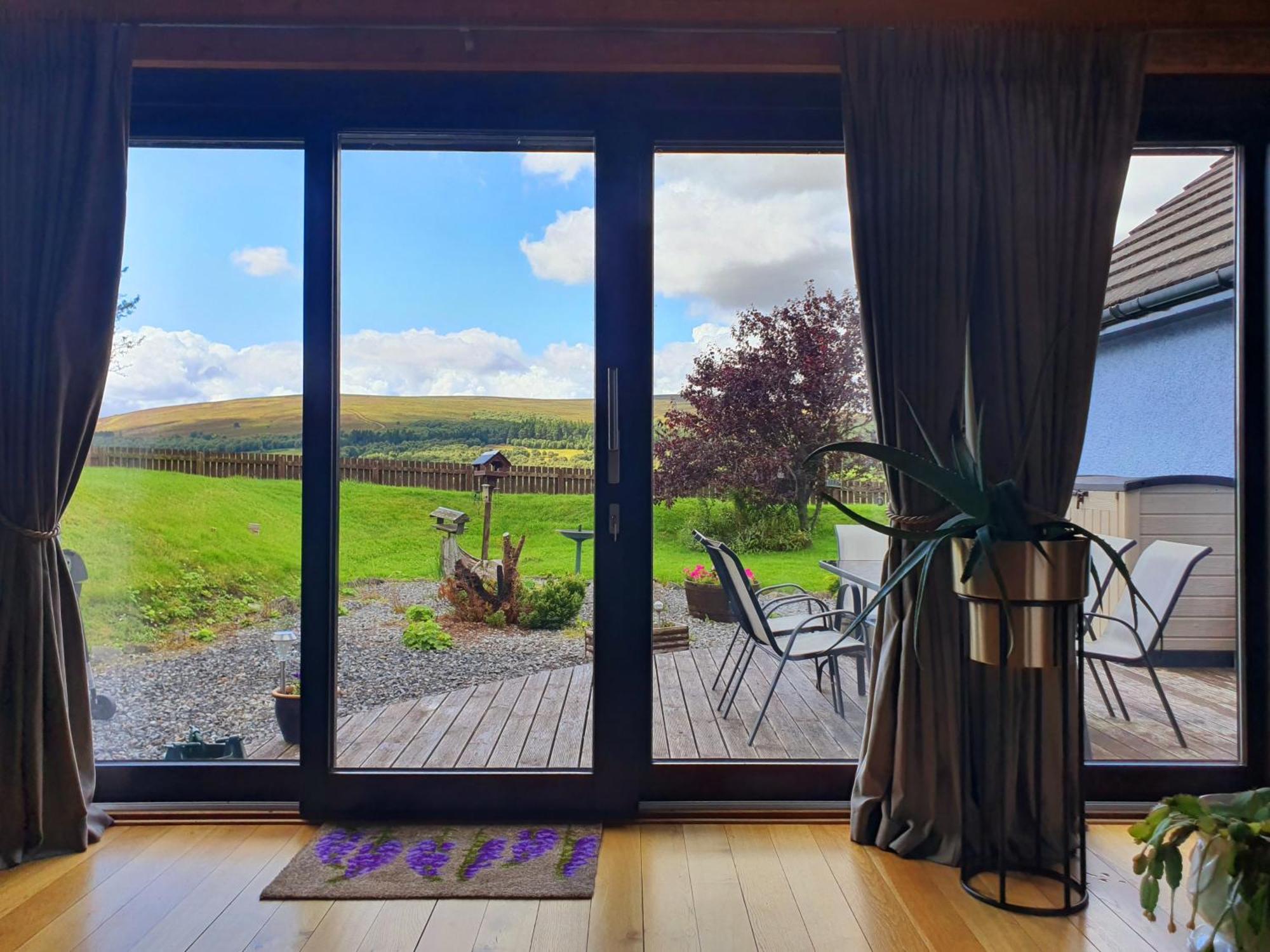 Lindas Retreats Self Catering Accommodation 1 Bedroom Cottage Or 3 Bedroom House Томинтул Екстериор снимка