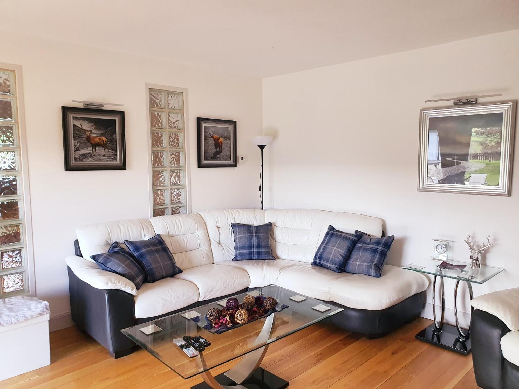 Lindas Retreats Self Catering Accommodation 1 Bedroom Cottage Or 3 Bedroom House Томинтул Екстериор снимка