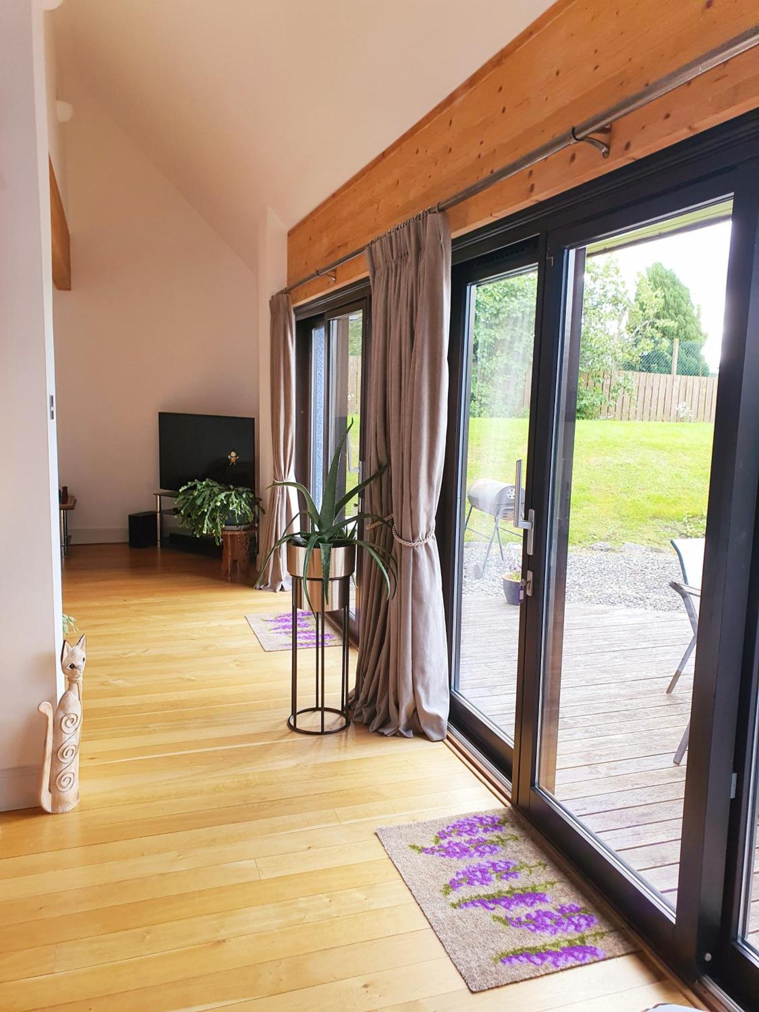 Lindas Retreats Self Catering Accommodation 1 Bedroom Cottage Or 3 Bedroom House Томинтул Екстериор снимка